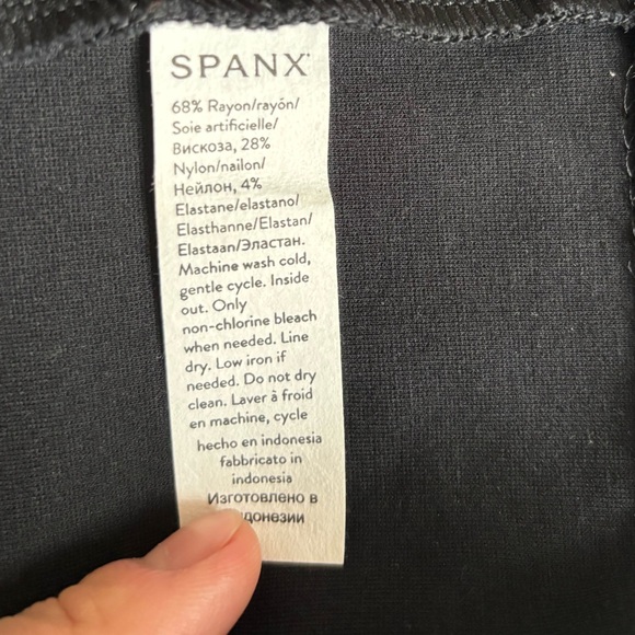 SPANX Top The Perfect Funnel Elegant Black Short Sleeve Size L - Picture 9 of 10